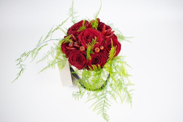 Κουτί με τριαντάφυλλα, rosa, πιπεριά και plumose