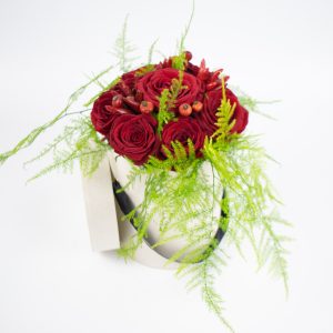 Κουτί με τριαντάφυλλα, rosa, πιπεριά και plumose