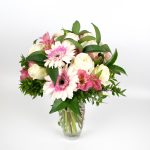 Ανθοδέσμη με τριαντάφυλλα, ζέρμπερες και αλστρομέρια